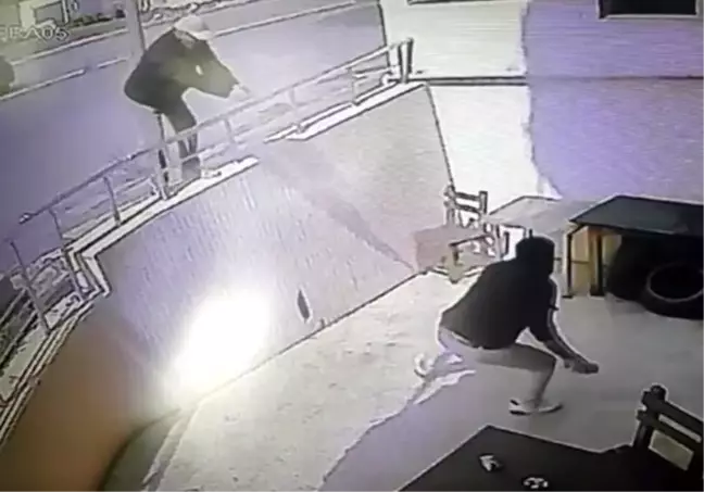 Birlikte yaşadığı kadının kocası tarafından öldürülen esnafın vurulma anı ortaya çıktı