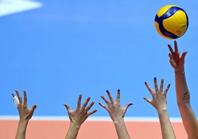 Çukurova Belediyespor, Galatasaray Daikin'i 3-0 Yendi