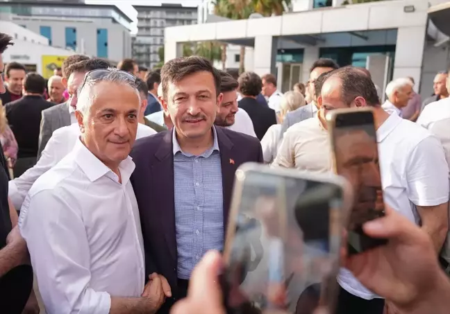 AK Parti İzmir İl Başkanlığında bayramlaşma programı düzenlendi