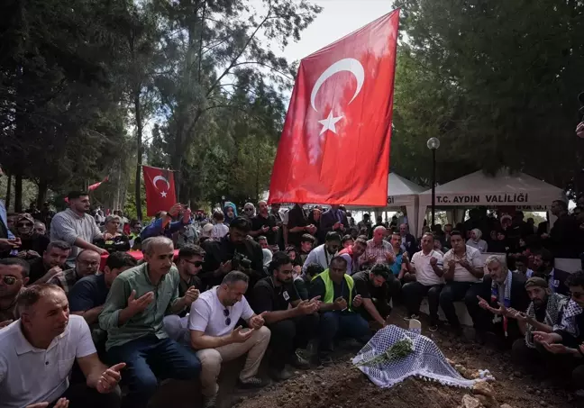 Ayşenur Ezgi Eygi İçin Didim'de Cenaze Töreni Düzenlendi