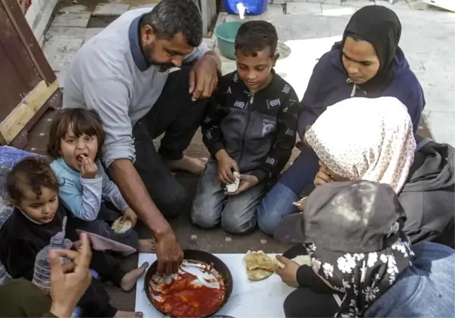 Filistinliler, İsrail Saldırıları Nedeniyle Hayat Mücadelesi Veriyor