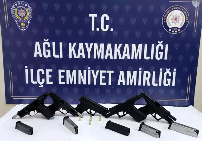 Kastamonu'da Ruhsatsız Tabancalarla Yakalanan İki Şahıs Gözaltında