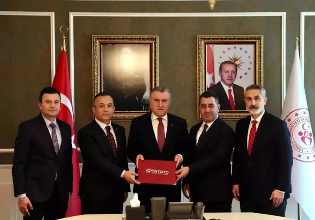 Gaziantep'te 2 Bin Kişilik Yükseköğrenim Öğrenci Yurdu İmzalandı