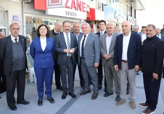 İYİ Parti Genel Başkan Yardımcısı Ofluoğlu, Gölbaşı Esnafını Ziyaret Etti