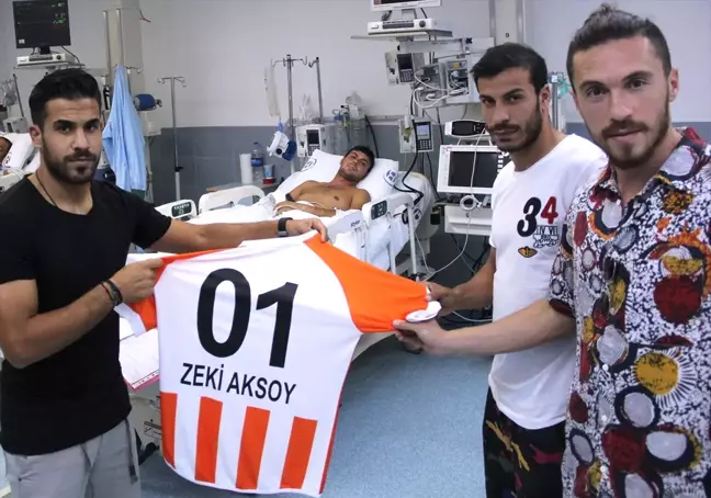 Adanasporlu Futbolculardan Gazi Zeki Aksoy'a Ziyaret