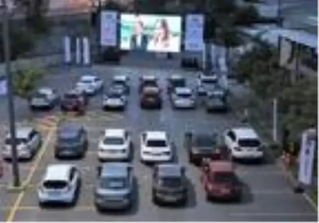 Açık havada arabalı sinema keyfi