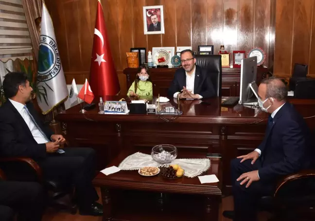 Son dakika haberleri: Gençlik ve Spor Bakanı Kasapoğlu, Ardahan Yalnızçam Kayak Merkezi'nde incelemelerde bulundu