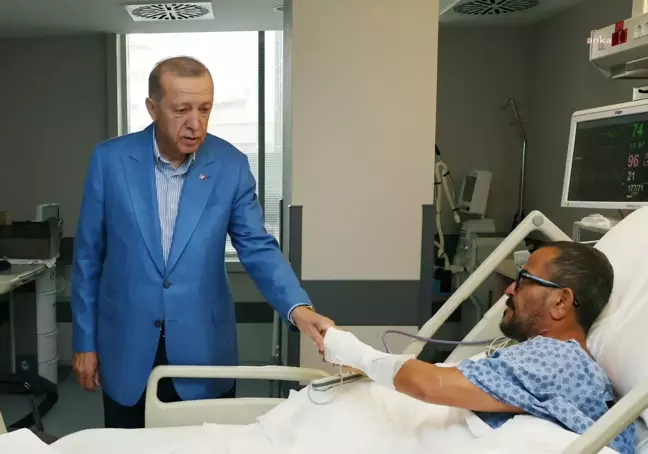 Cumhurbaşkanı Erdoğan, Ali Sabancı'yı Hastanede Ziyaret Etti