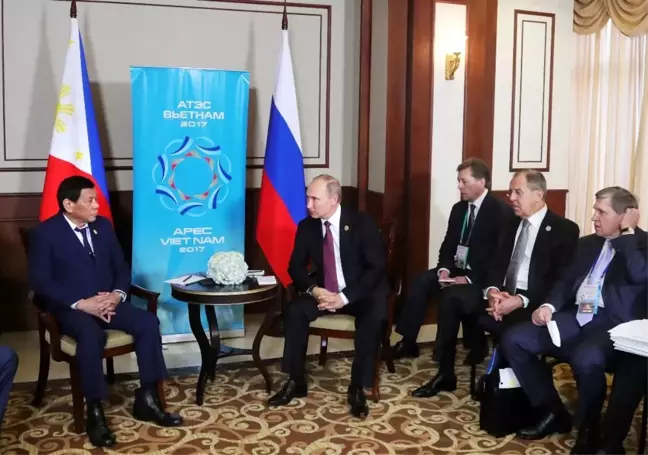 Duterte, Apec Zirvesi'nde Putin'le Görüştü