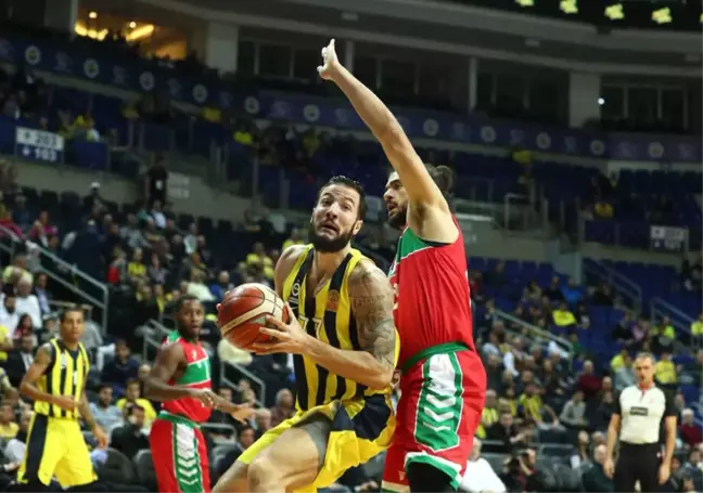 Fenerbahçe, Pınar Karşıyaka'yı Son Çeyrekteki Oyunuyla Devirdi