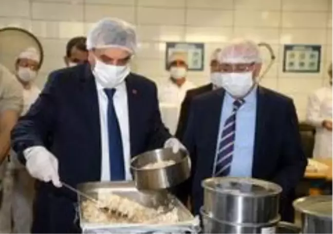 Birecik'teki vatandaşlara gıda yardımı