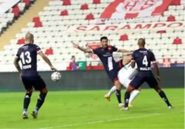 Süper Lig: Fraport TAV Antalyaspor: 0 Aytemiz Alanyaspor: 0 (İlk yarı)