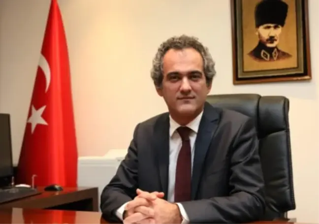 Mahmut Özer kimdir? Yeni Milli Eğitim Bakanı kimdir? Kaç yaşında, nereli? Prof. Dr. Mahmut Özer'in Hayatı ve biyografisi!