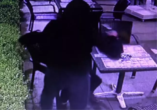 Son dakika: Boşanma aşamasındaki eşini çay bahçesinde öldürdü; olay anı kamerada (2)