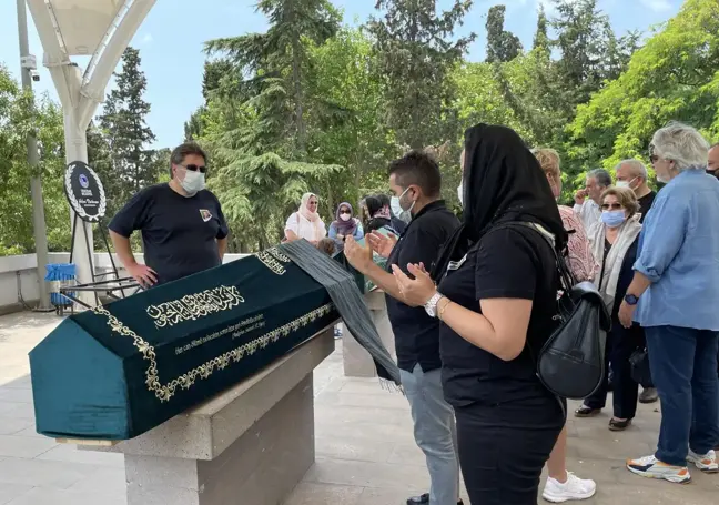 Oyuncu ve yönetmen Ragıp Ertuğrul toprağa verildi