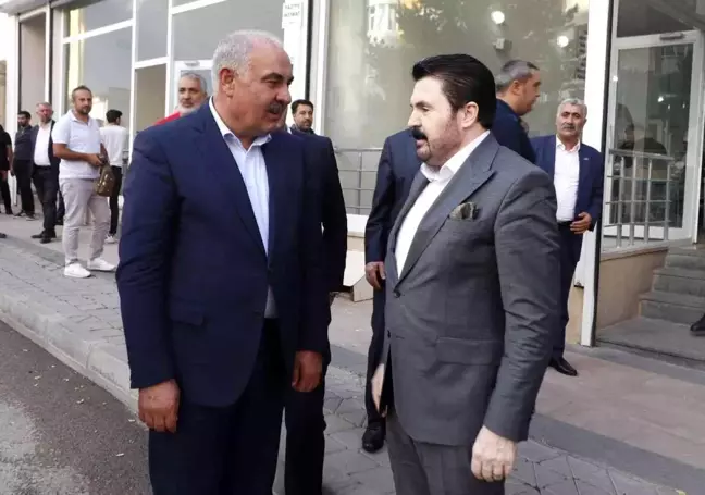 Başkan Sayan, Uçar ailesine taziye ziyaretinde bulundu
