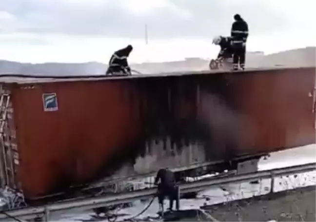 Gaziantep'te Halı Yüklü TIR'ın Dorsesinde Yangın Çıktı