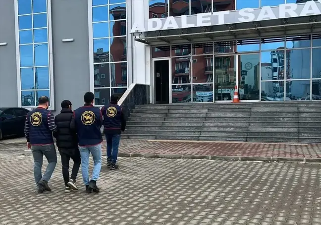 Edirne'de Otomobilde Kaçak Elektronik Eşya ve İçki Ele Geçirildi