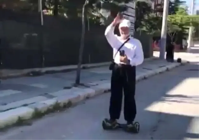 Yaşlı Adamın 'Hoverboard' Keyfi