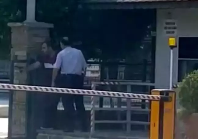 İşçinin, silahla daire başkanlığını basma anı kamerada