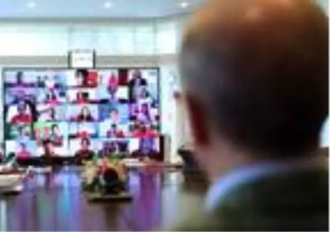Cumhurbaşkanı Erdoğan gençlerle videokonferansta bir araya geldi