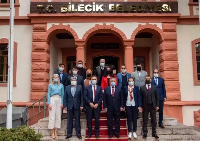 AK Parti'nin yeni yöneticilerinden ziyaretler