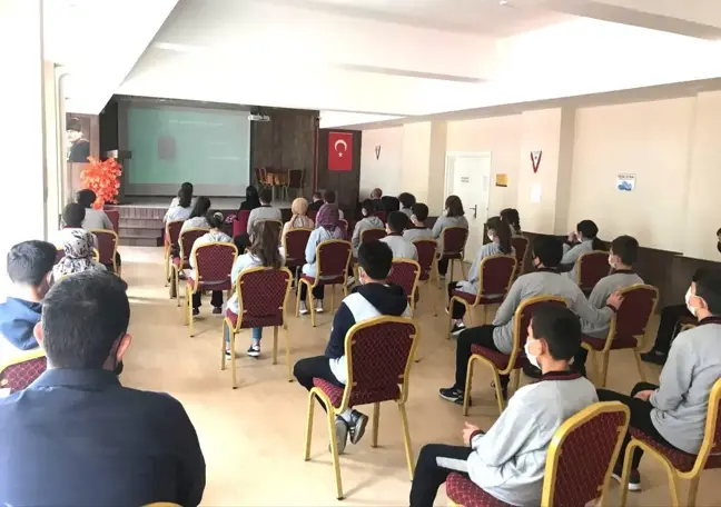 Yağlıdere'de öğrenci, öğretmen ve personellere afet farkındalık eğitimi verildi