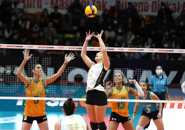 Sultanlar Ligi: PTT: 0 VakıfBank: 3
