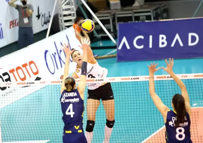 Derbinin galibi Eczacıbaşı Dynavit