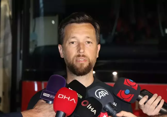 Ümit Milli Futbol Takımı Teknik Direktörü Levent Sürme: Oyuncularımız Gelişiyor