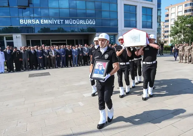 Bursa'da Kanser Tedavisi Gören İl Emniyet Müdür Yardımcısı Özay Başkent İçin Tören Düzenlendi