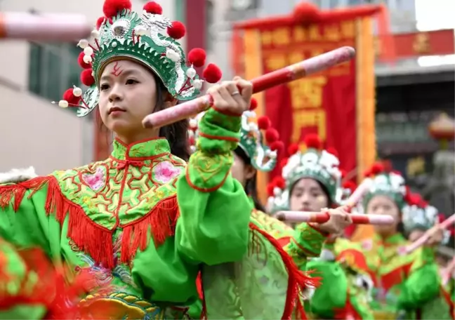 Guangdong'da Geleneksel Xiaonian Festivali Coşkuyla Kutlandı