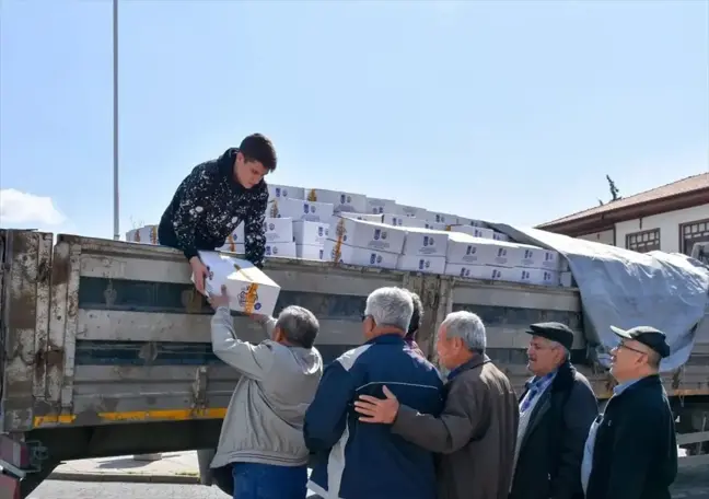 Ankara'da Arı Üreticilerine Hibe Yem Desteği