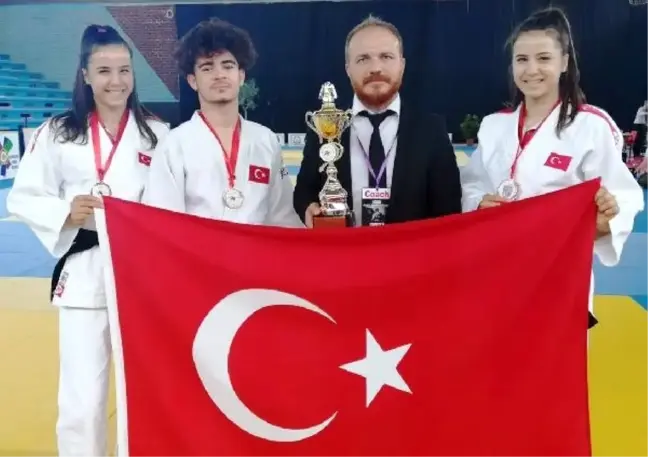 Balkan Şampiyonası'nda Karaman'ın gururu oldular