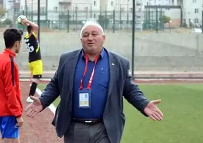 Futbolcusunu döven Başkan özür diledi