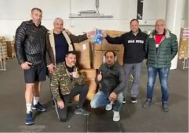 Türk boks kulübü, Almanya'da maske dağıtıyor