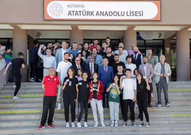 Belediye Kütahyaspor'dan gençlere jest