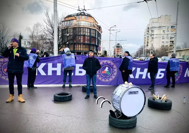 Sofya'da Belediye Otobüsü Şoförleri Çalışma Koşullarını Protesto Etti