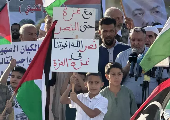 Libya'nın başkenti Trablus'taki Şehitler Meydanı'nda Heniyye suikastı protesto edildi