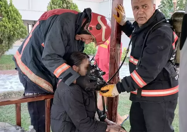 Karasu'da yangında mahsur kalan kız kahraman babası tarafından kurtarıldı