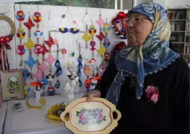 Alzheimer'a Karşı El İşi Yapıp Gelir de Elde Ediyorlar
