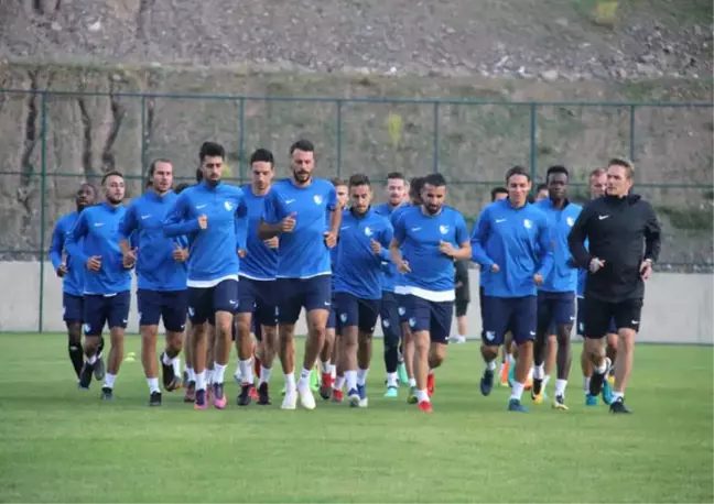 B.b. Erzurumspor'un Antrenmanına Yoğun İlgi