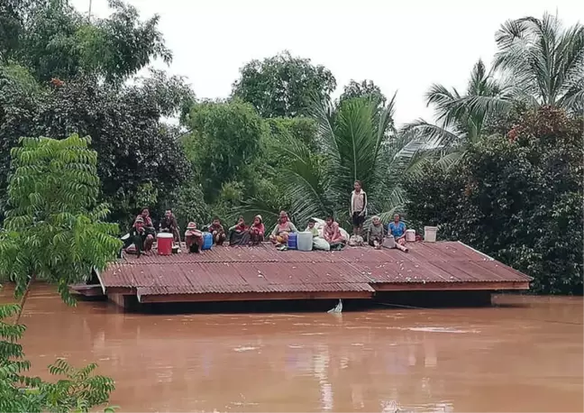 Laos'ta Hidroelektrik Barajı Çöktü
