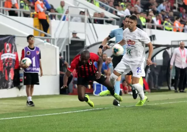 İlk yarıda gol yok
