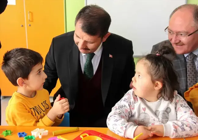 Vali Ayhan ve Başkan Bilgin'den anaokuluna ziyaret