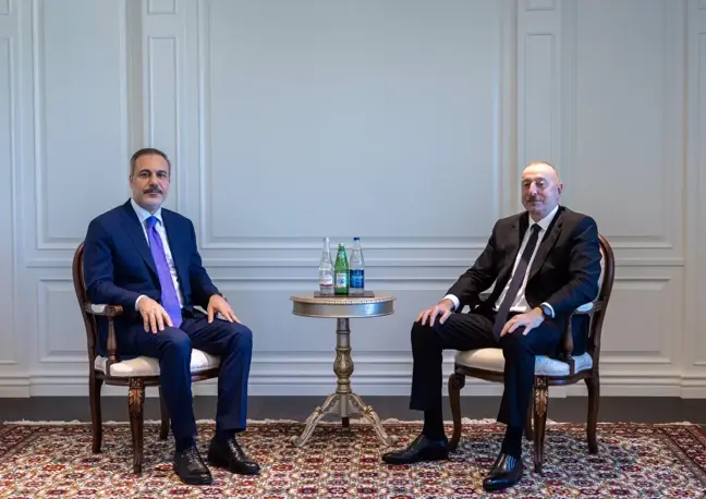 Dışişleri Bakanı Hakan Fidan, Azerbaycan Cumhurbaşkanı İlham Aliyev ile Şuşa'da buluştu