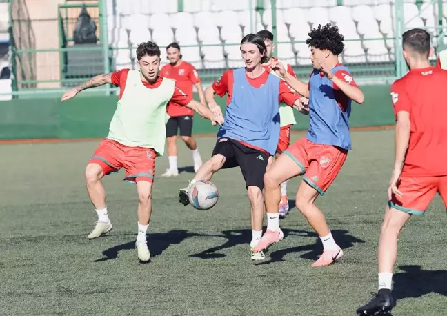 Karşıyaka'nın Tecrübeli Stoperi Onur Akbay Henüz Forma Şansı Bulamadı