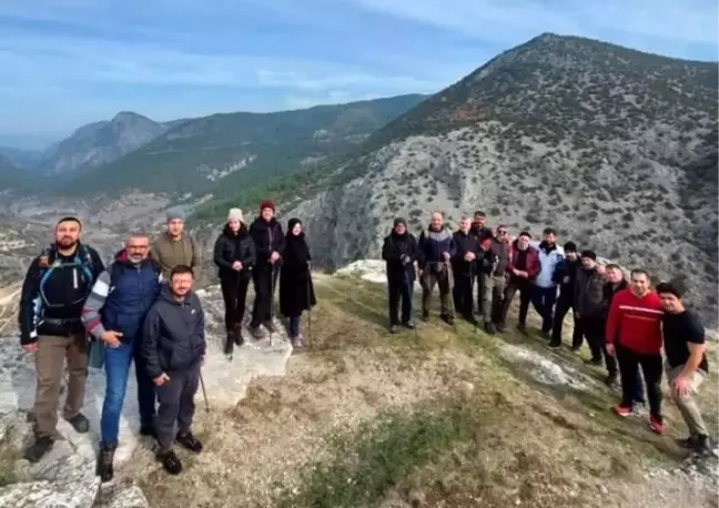 Eğrigöz Kalesi'ne Doğa Yürüyüşü Düzenlendi