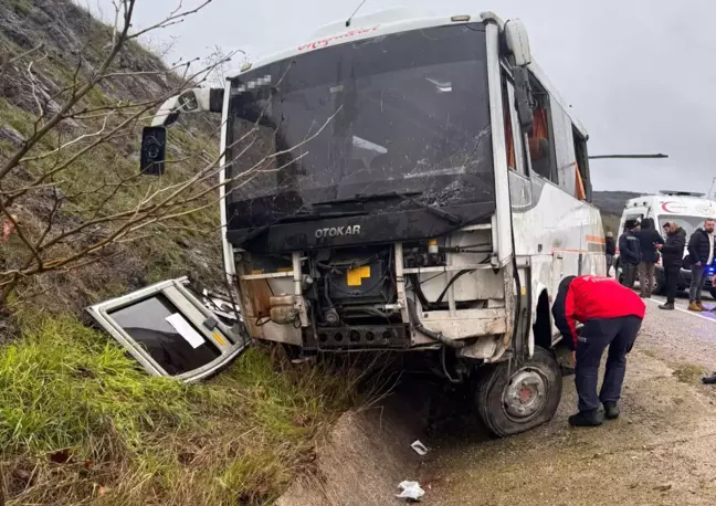 Gönen'de Servis Aracı Kazası: 25 Yaralı, 17 Si Taburcu Edildi