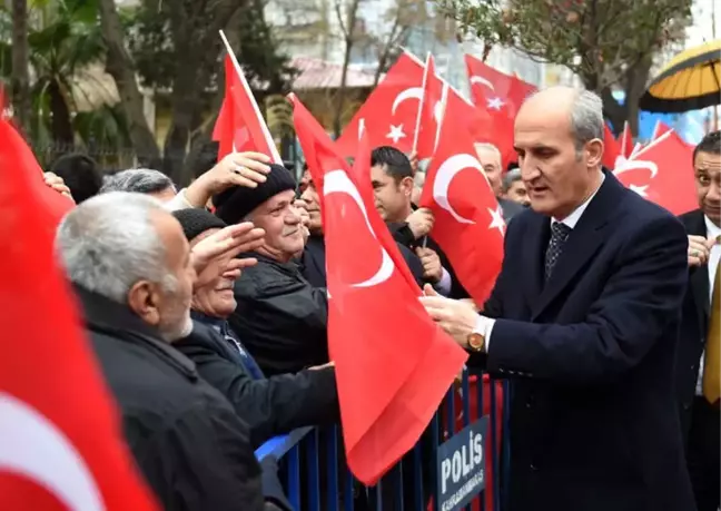 Dulkadiroğlu Belediyesi'nden 12 Şubat'ta 12 Bin Türk Bayrağı